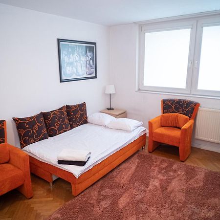 Central Charm Nowiniarska Warsaw Exterior photo